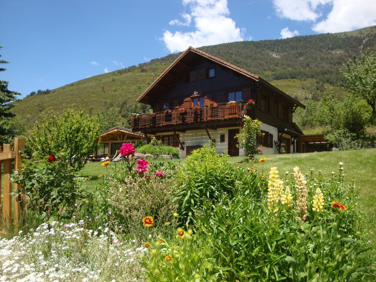 Chambres D'Hotes Le Genepi Valdeblore Exterior photo